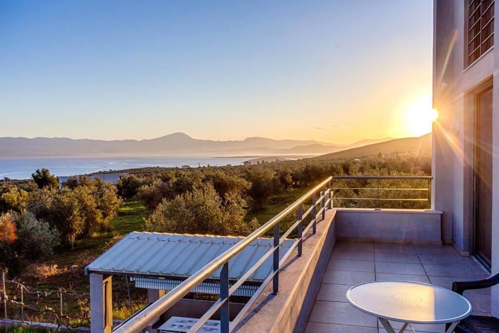 Panoramic View Summerhouse Loukissia Exterior photo